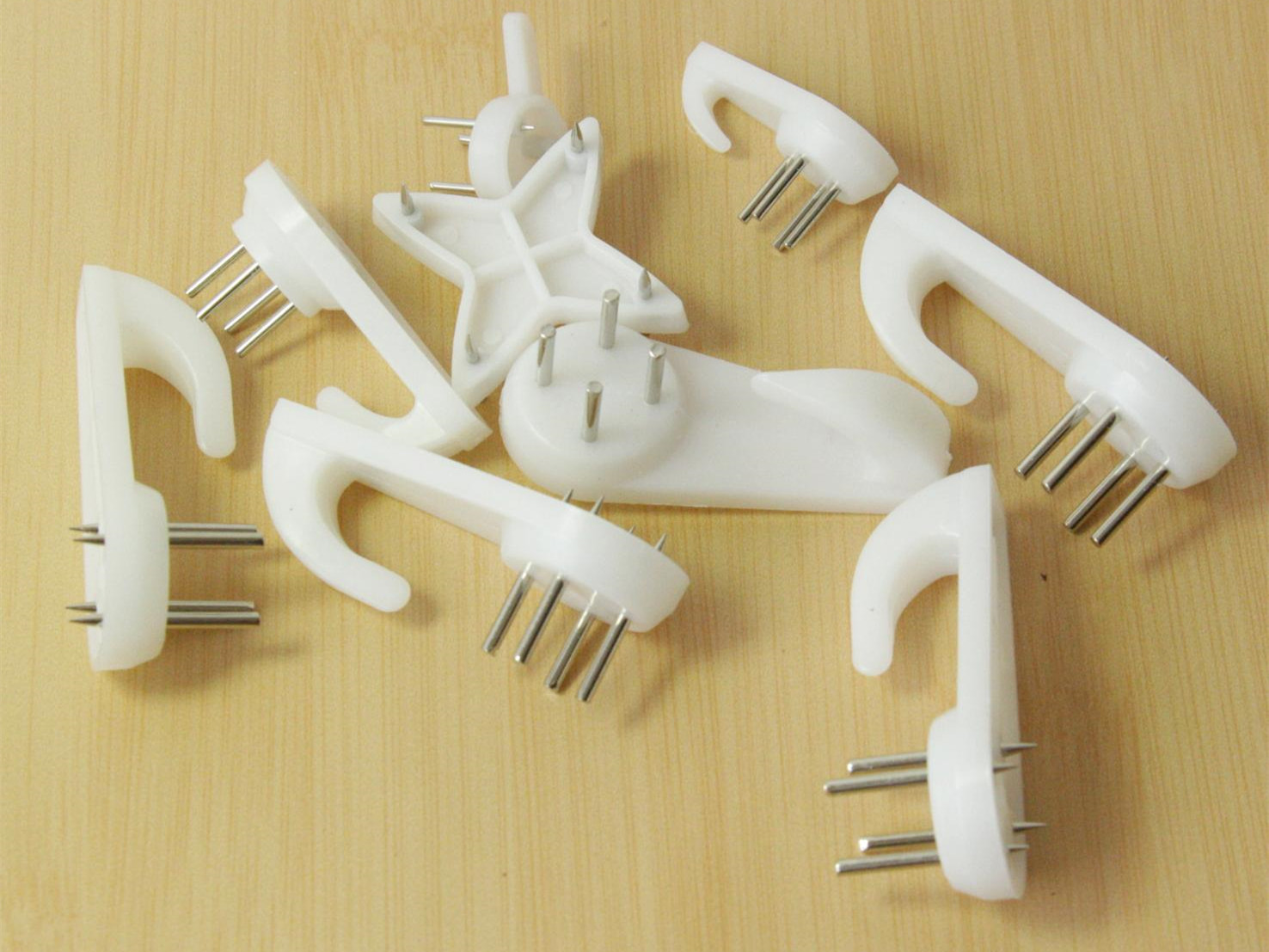 無(wú)痕掛鉤好不好?怎么使用?無(wú)痕掛鉤種類(lèi)及使用注意事項(xiàng)詳解(圖1) 無(wú)痕掛鉤好不好?怎么使用?無(wú)痕掛鉤種類(lèi)及使用注意事項(xiàng)詳解(圖1)